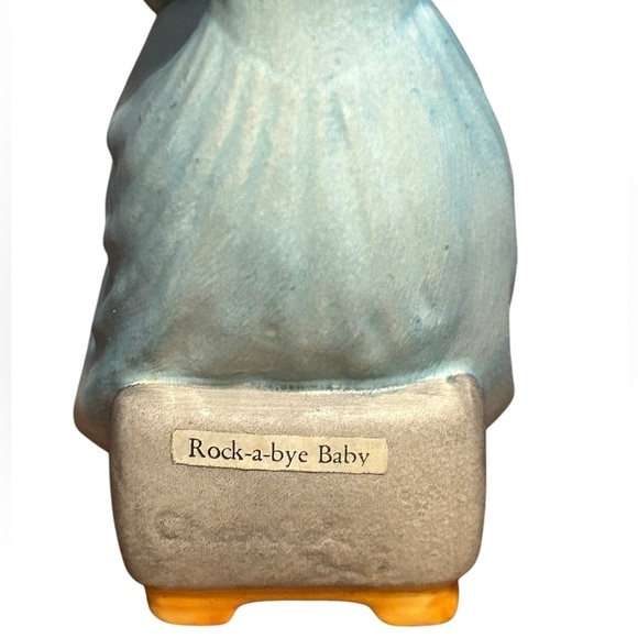 Goebel 6 Inch Rock A Bye Baby Statue Mom & Baby - Picture 8 of 8
